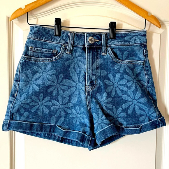 SO Brand High Rise “Mom” Jean Flower Short Junior Size 1/25W - Picture 1 of 12